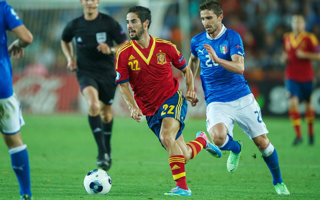 Imago/VI Images: Im EM-Finale 2013 hatte Spaniens U21 um Isco (l.) die Nase vor Italien.
