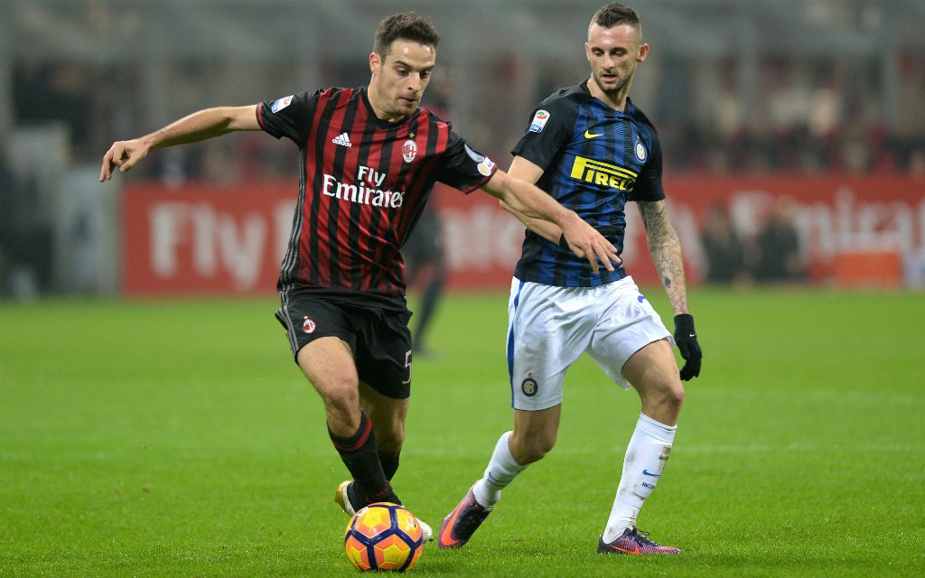 imago/Buzzi: Der AC Mailand (Bonaventura, l.) und Inter (Brozovic, r.) werden im Derby auch am Samstag um jeden Ball kämpfen.