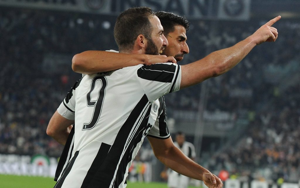 Gonzalo Higuain bejubelt ein Tor im Spiel Juventus - Chievo in der Saison 2016/17