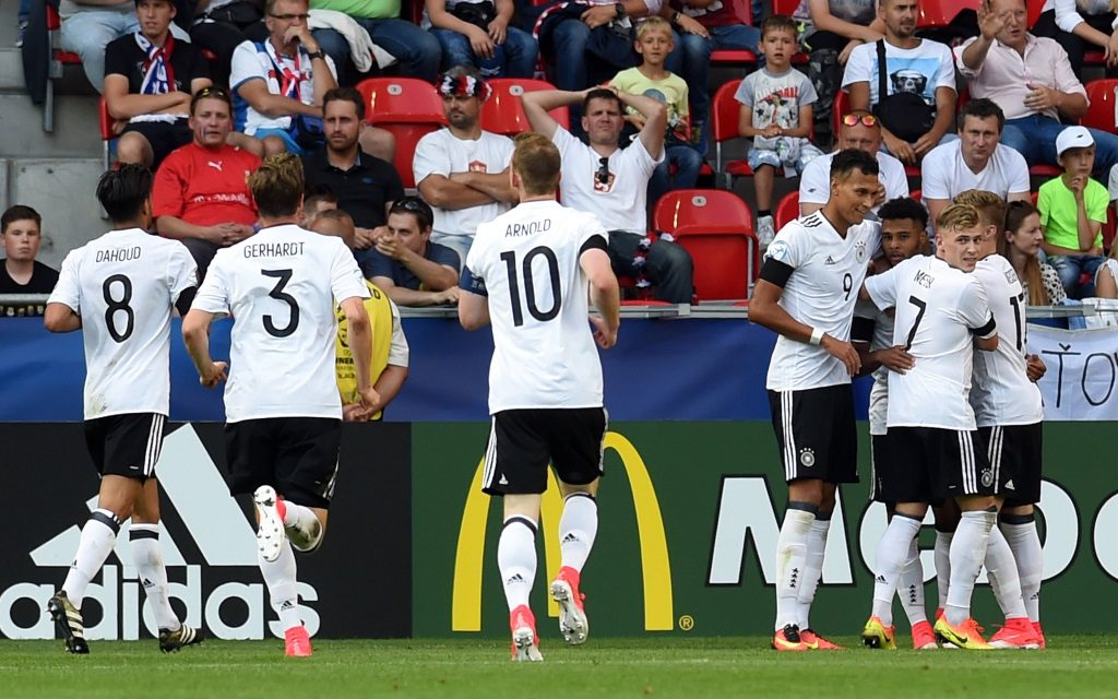 Deutschland beim Torjubel nach einem Treffer gegen Tschechien bei der U21-EM 2017 in Polen.