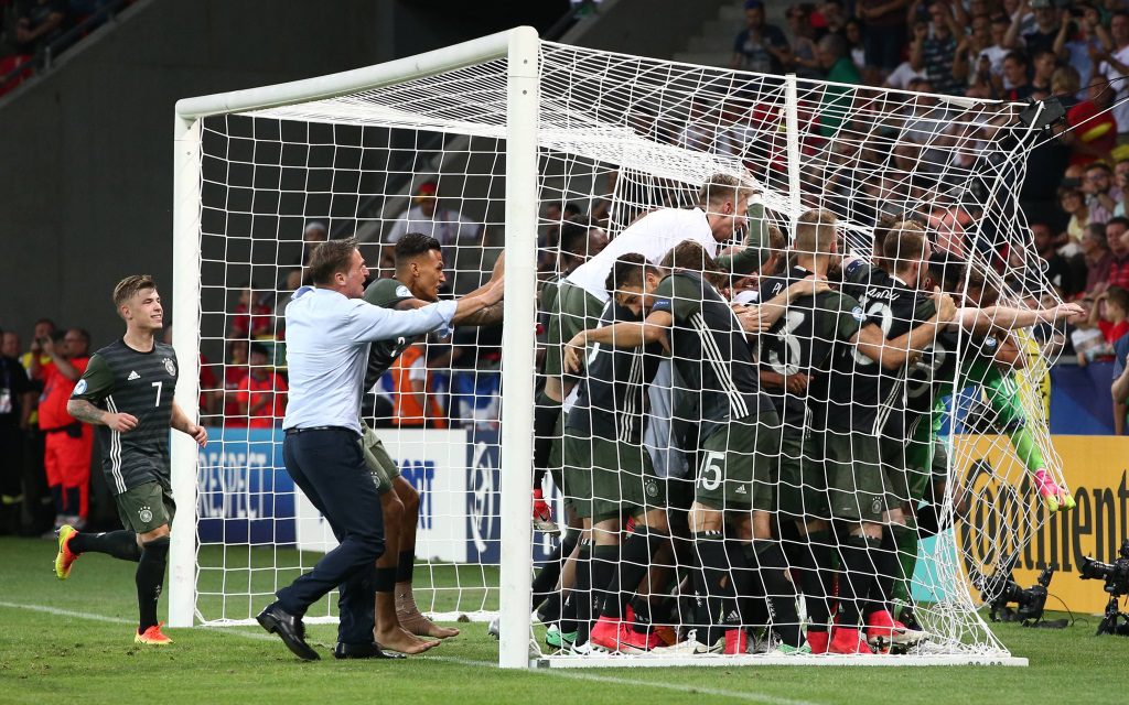 Deutschland nach dem gewonnenen Elfmeterschießen im Halbfinale der U21-EM gegen England.