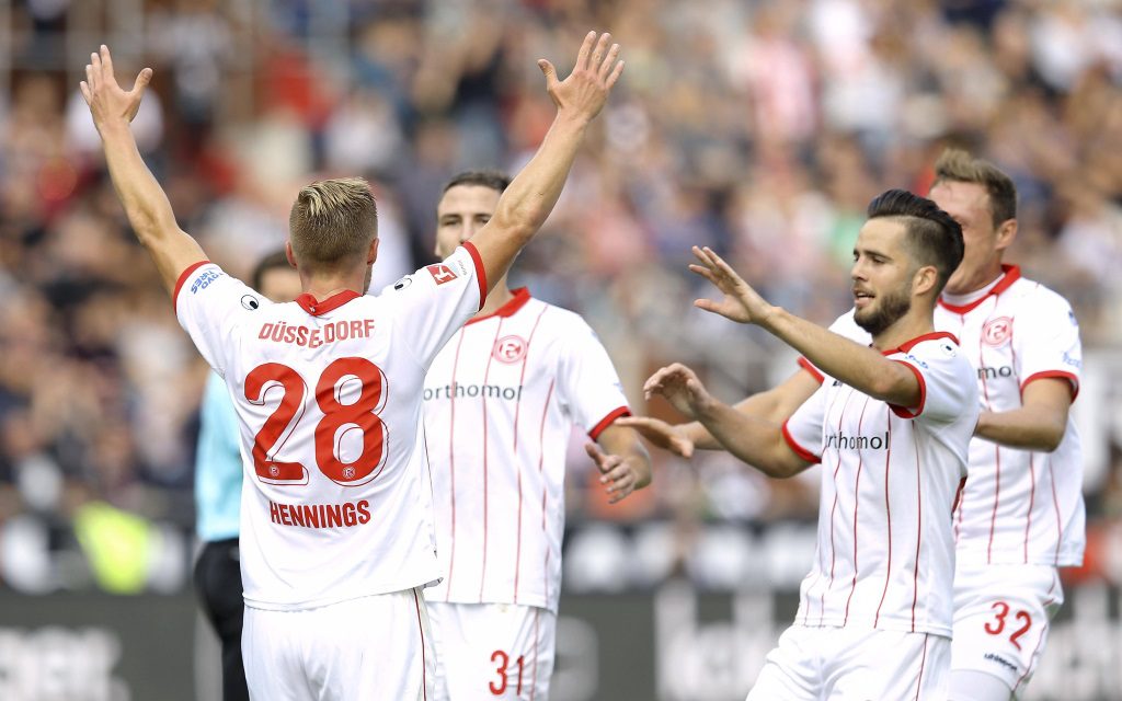 Düsseldorfer Freude nach der 1:0-Führung im Ligaspiel gegen den FC St. Pauli Saison 2017/18.