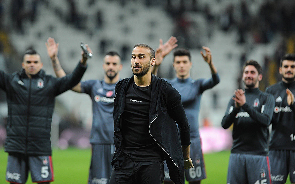 Nach dem letzten Spiel gegen Osmanlispor verabschiedete sich Cenk Tosun von den Besiktas-Fans