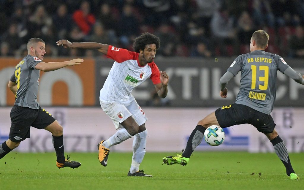 Caiuby vom FC Augsburg im Heimspiel der Saison 2017/18 gegen RB Leipzig.