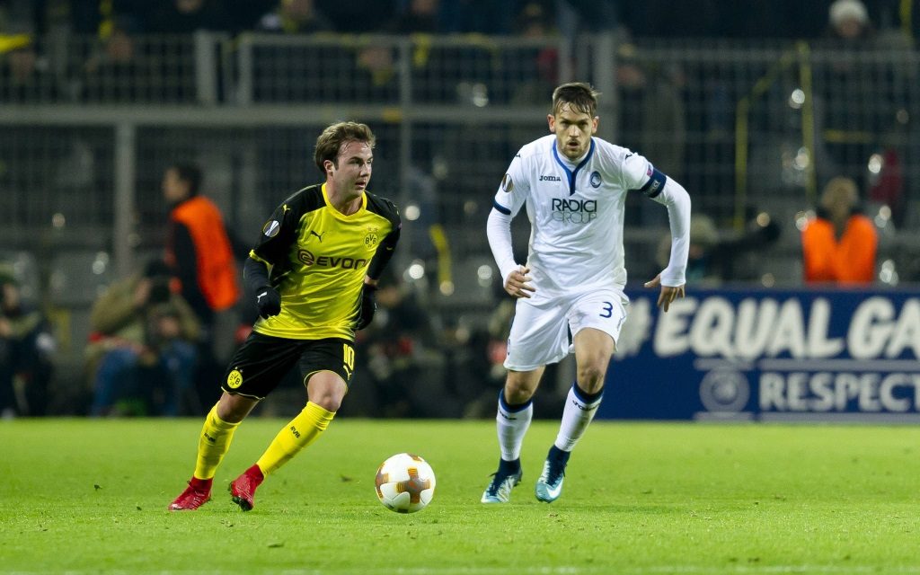 Mario Götze im Ballbesitz im Spiel Borussia Dortmund - Atalanta Bergamo in der Europa League Zwischenrunde.