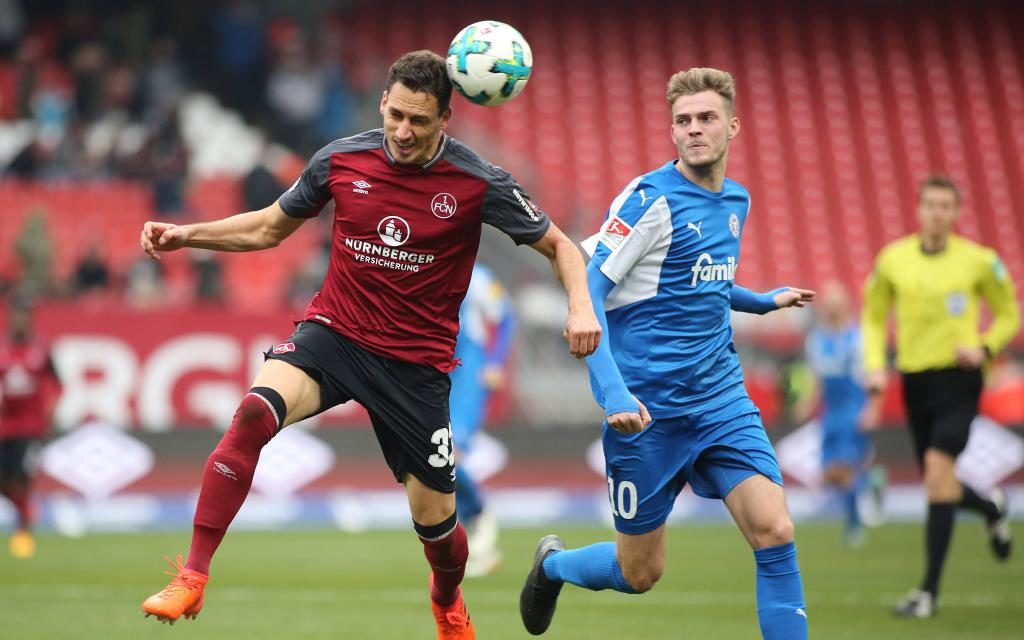 Der 1. FC Nürnberg und Holstein Kiel im Hinspiel der 2. Bundesliga-Saison 2017/18.