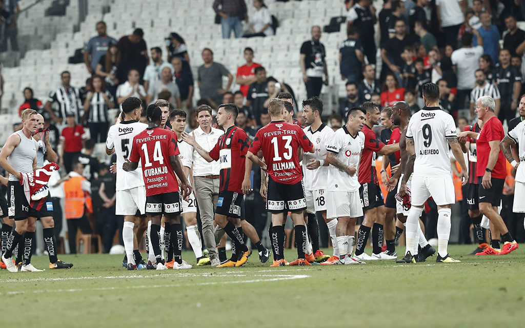 Das Hinspiel in Istanbul gewann Besiktas mit 1:0