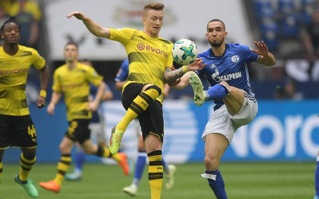 93. Revierderby in der Bundesliga zwischen Schalke und Dortmund.
