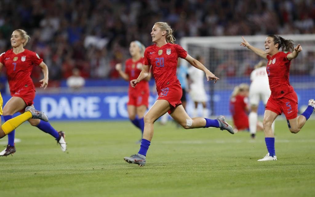 (190703) -- LYON, July 3, 2019 -- Players of the United States celebrate victory after the semifinal between the United States and England at the 2019 FIFA Women s World Cup at Stade de Lyon in Lyon