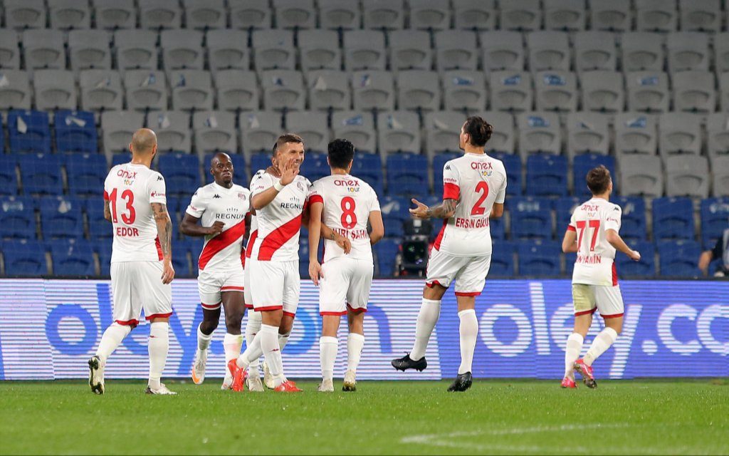Antalyaspor - Fenerbahce: Lukas Podolski ist weiter treffsicher