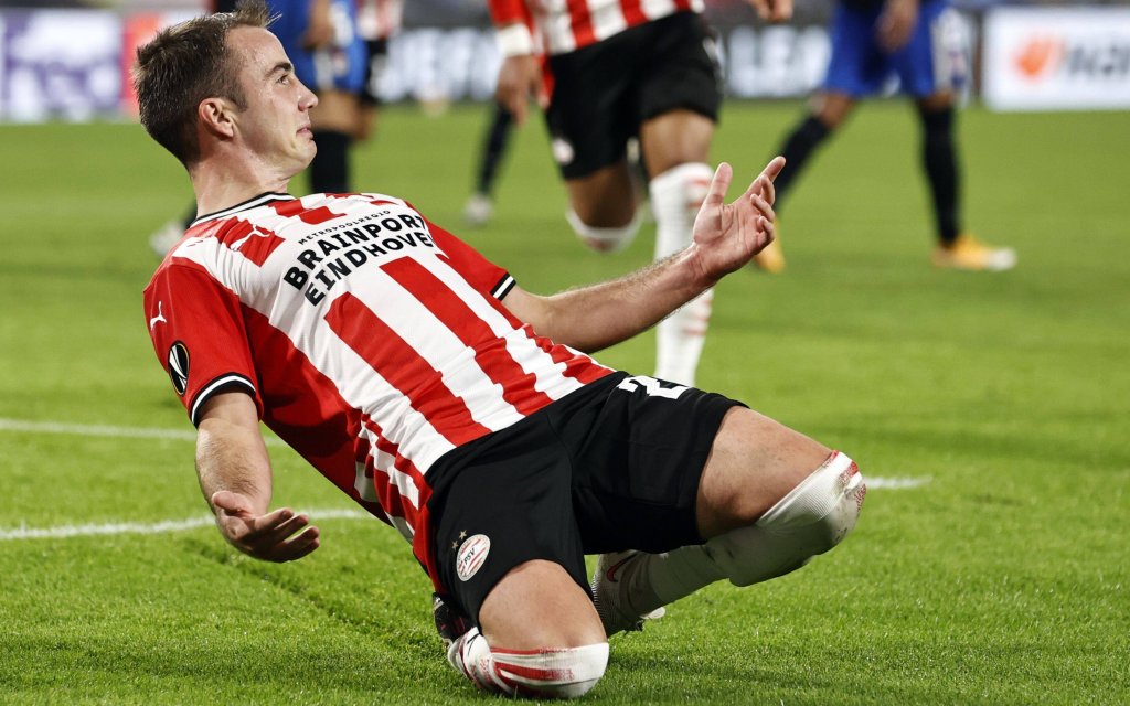 Mario Götze of PSV Eindhoven celebrates the 1-0 during the UEFA Europa League group E match between PSV Eindhoven and Granada CF at the PSV stadium on October 22, 2020 in Eindhoven, The Netherlands.ANP MAURICE VAN STEEN UEFA Europa League 2020/2021 xVIxANPxSportx/xxANPxIVx *** ENDHOVEN Mario Gotze of PSV Eindhoven celebrates the 1 0 during the UEFA Europa League group E match between PSV Eindhoven and Granada CF at the PSV stadium on October 22, 2020 in Eindhoven, The Netherlands ANP MAURICE VAN STEEN UEFA Europa League 2020 2021