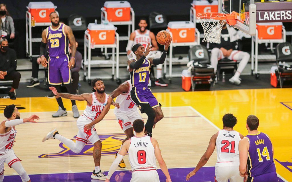 Lakers-Neuzugang Schröder (M.) im Spiel gegen Chicago