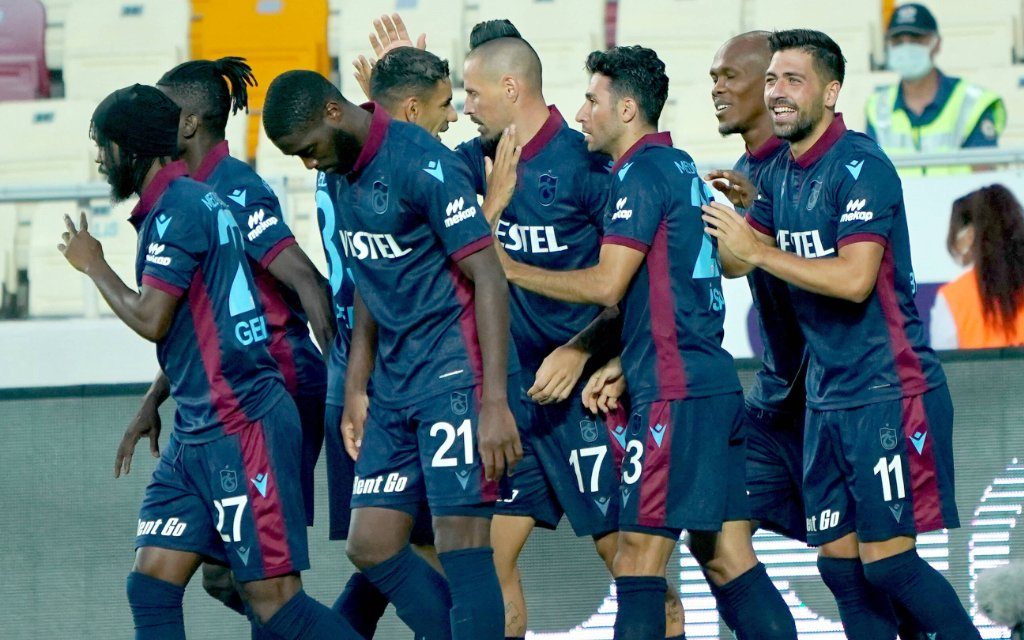 Trabzonspor players celebrates for Marek Hamsik s goal during the Turkish Super League football match between Yeni Malatyaspor and Trabzonspor at Yeni Malatya Stadium in Malatya