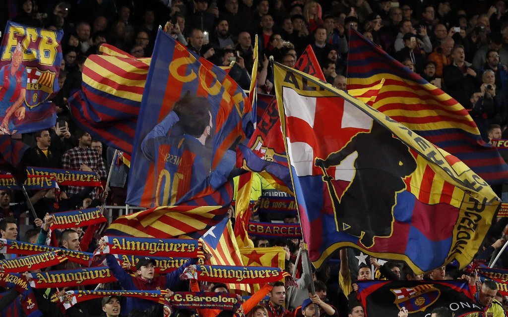 fans of FC Barcelona Barca during the UEFA Champions League round of 16 match between FC Barcelona and Olympique Lyonnais at Camp Nou on March 13, 2019 in Barcelona