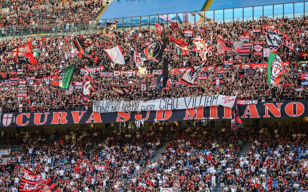Curva Sud AC Milan supporters during AC Milan vs Udinese Calcio, italian soccer Serie A match in Milan, Italy, August 13 2022