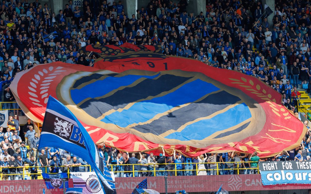 Club s supporters pictured at the start of a soccer match between Club Brugge KV and Royal Antwerp FC, Sunday 24 April 2022 in Brugge.